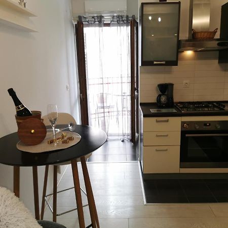 Apartments Nea 로비니 외부 사진
