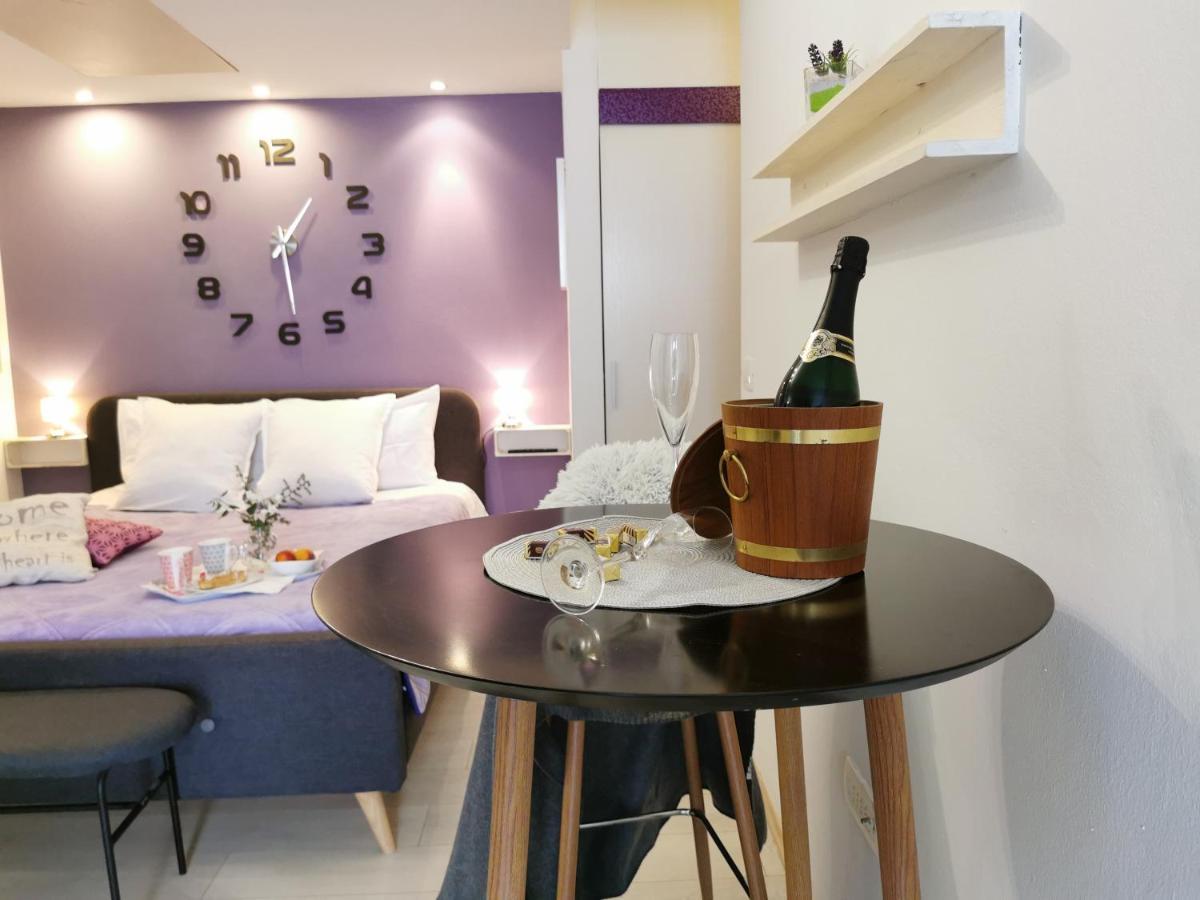 Apartments Nea 로비니 외부 사진