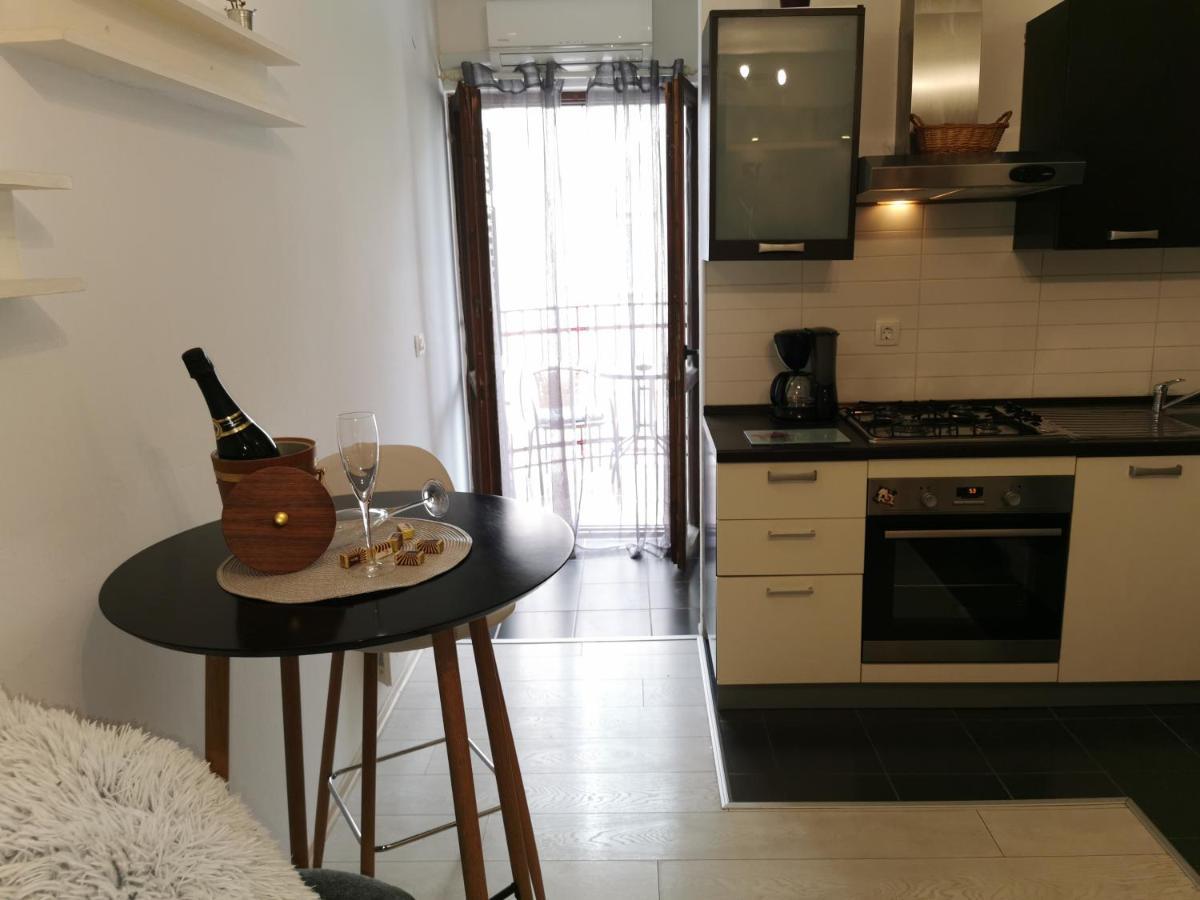 Apartments Nea 로비니 외부 사진