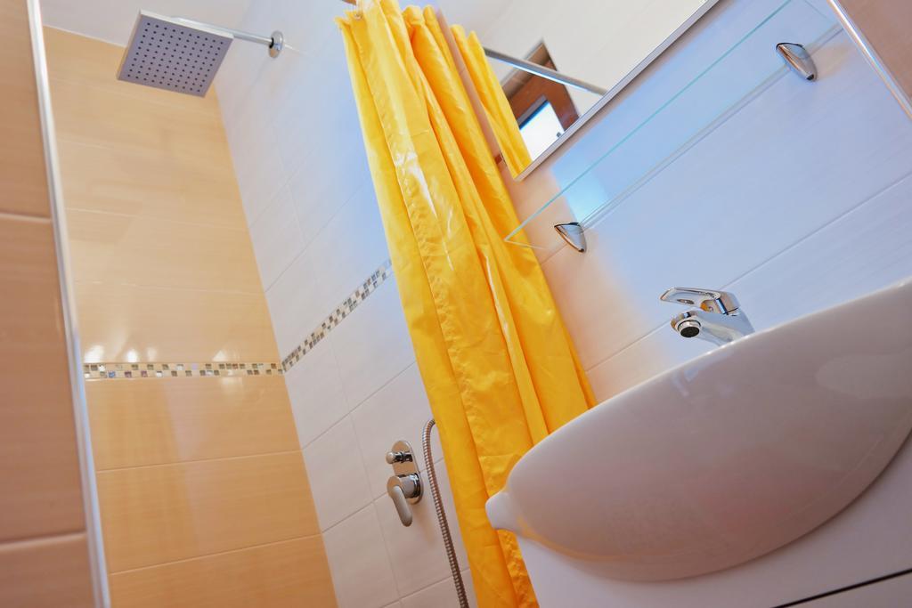 Apartments Nea 로비니 외부 사진